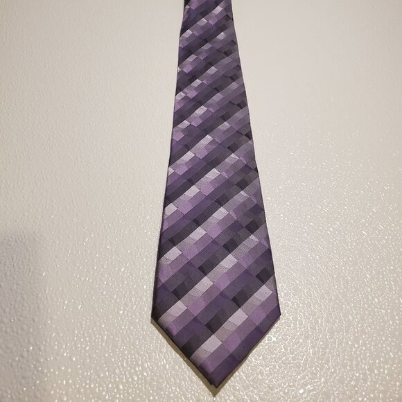 Van Heusen Other - Van Heusen Mens Purple Checkered Tie